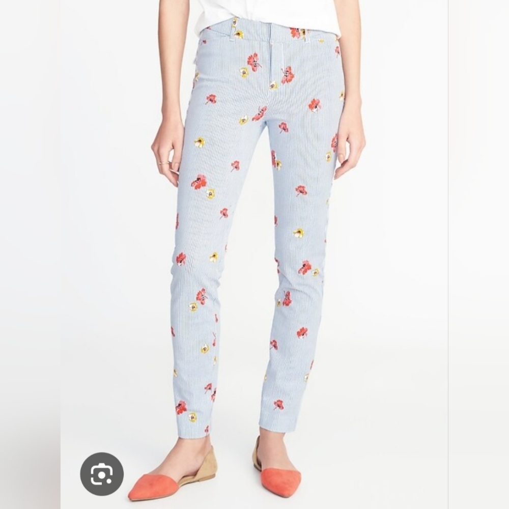 NWOT Mid-Rise Pixie Ankle Pants for Women By OLD NAVY